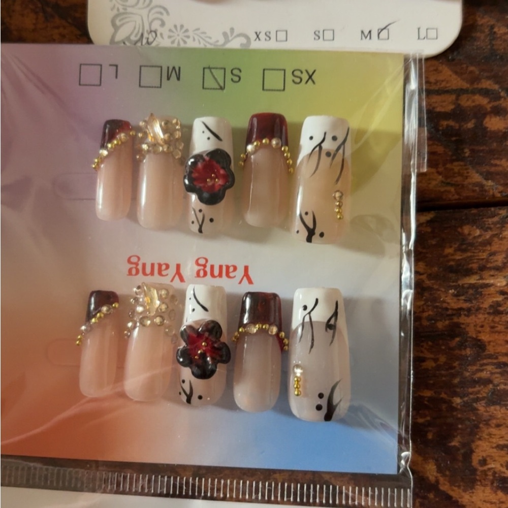 Elegant Nail Art Set - Black and Red